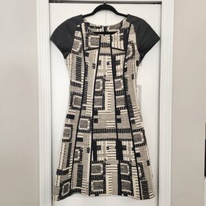 STILLS | RARE Lambskin Embroidered Panel Dress Size 4 Black/Beige Short Sleeve